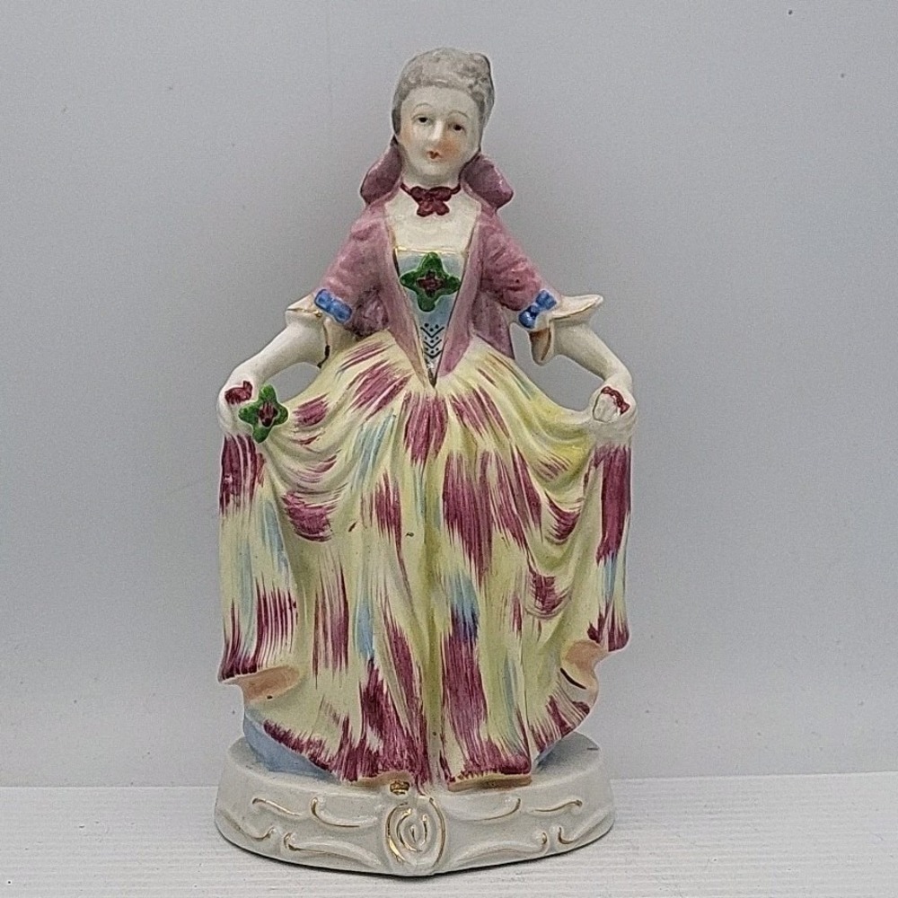 Vintage Woman Colonial Dress Porcelain Figurine 7 1/2" Tall Made in Japan